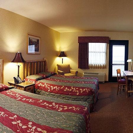 Kewadin St. Ignace Hotel Evergreen Shores Dış mekan fotoğraf
